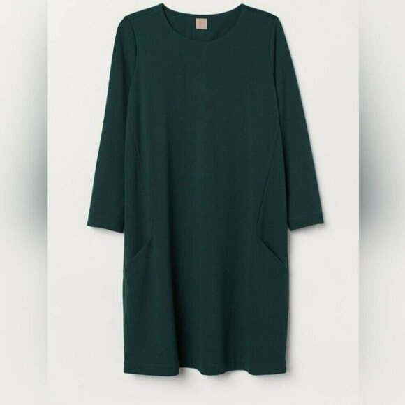 H&M Dresses & Skirts - H&M Green Pullover Shift dress With Quarter Sleeves Size M